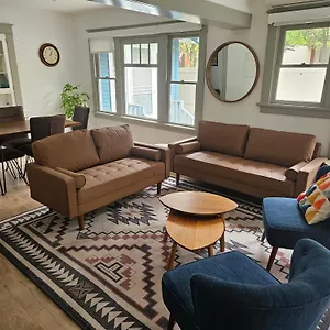 Entire In Historic Long Close To Shops , Long Beach United States